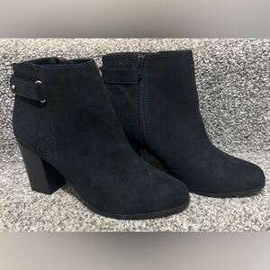 NWOT LC Lauren Conrad Black Rosehip Ankle Boots Size 10